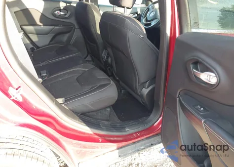 2015 Jeep Cherokee Latitude z USA, uszkodzony, nr VIN 1C4PJMCB2FW564626